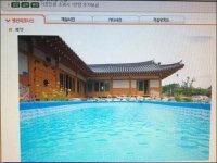 house-w-pool-01.jpg