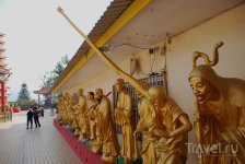 tenthousandbudda.jpg